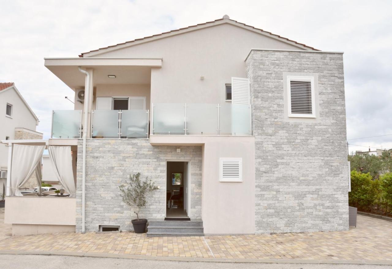 Apartment Josip 2 Tribalj Buitenkant foto