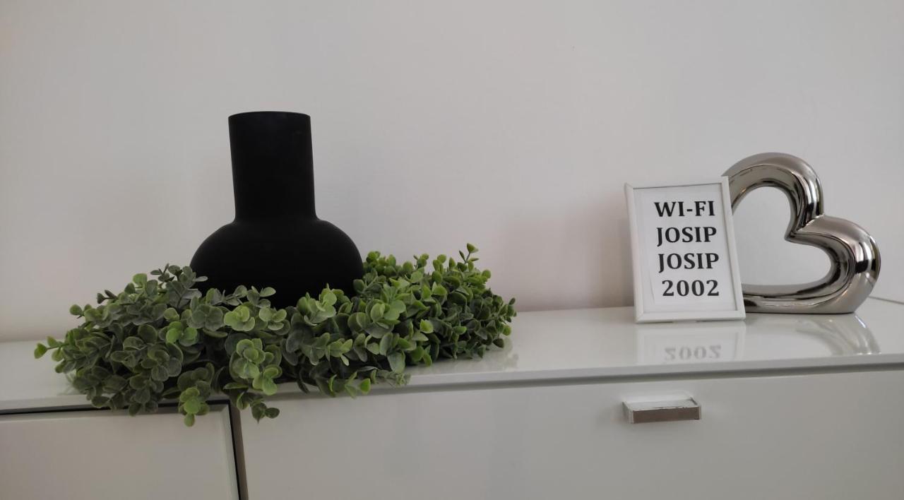 Apartment Josip 2 Tribalj Buitenkant foto